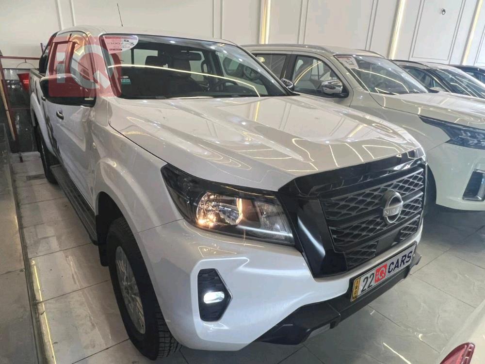 نيسان نافارا